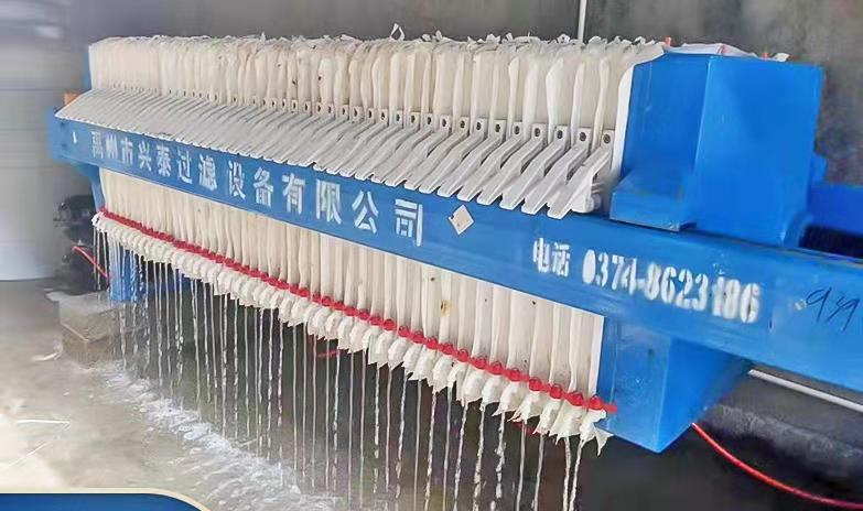 生活污水處理流程中將壓濾機(jī)放在什么位置？